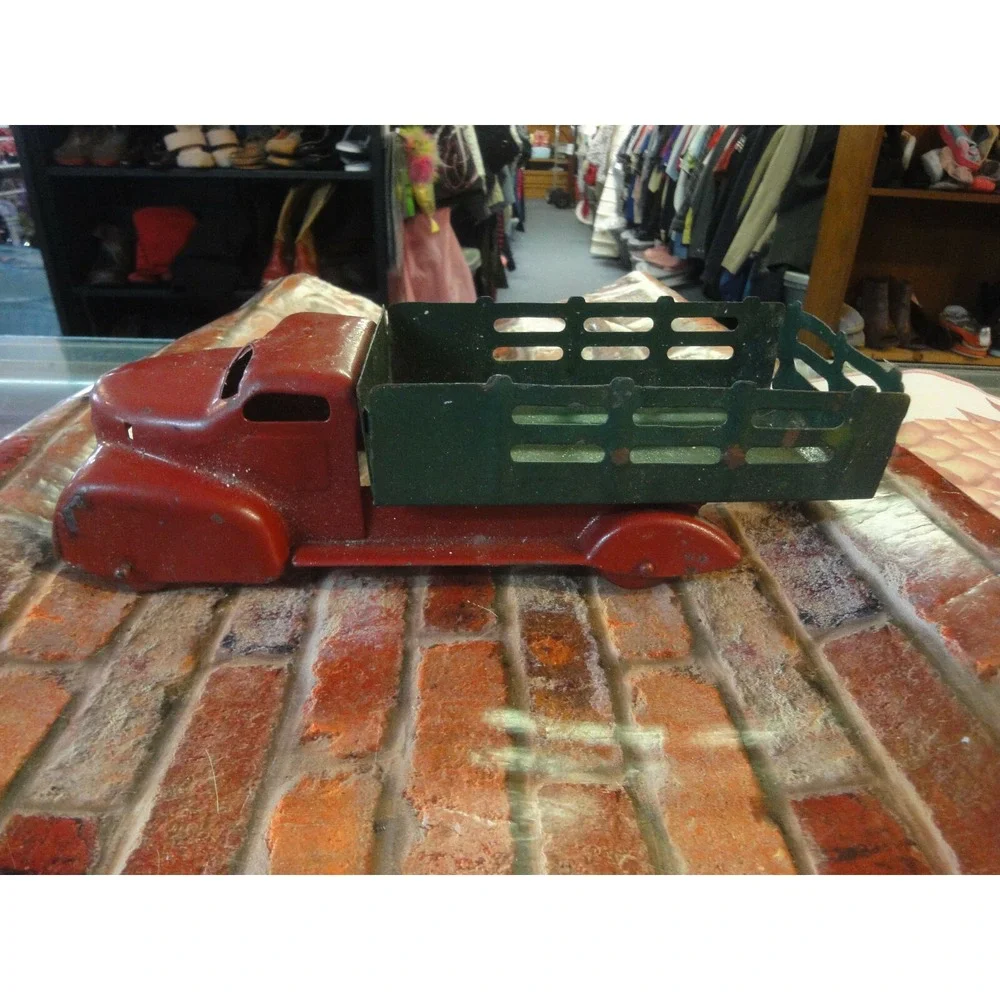 Vintage‎ TOY metal pick up farm truck with back bed estate find 14